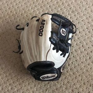 Wilson A200 11.75 Softball Mitt